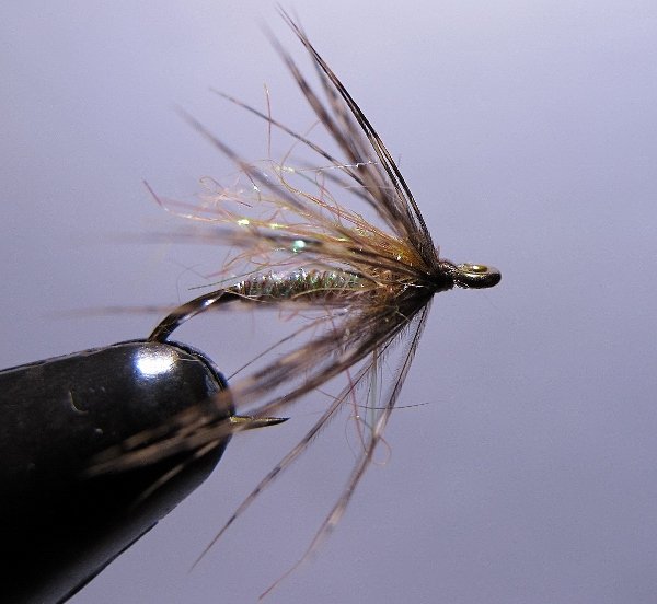 tying demo 019 (600x552).jpg